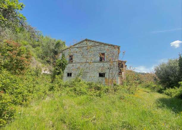 Farmhouse and land Conero 