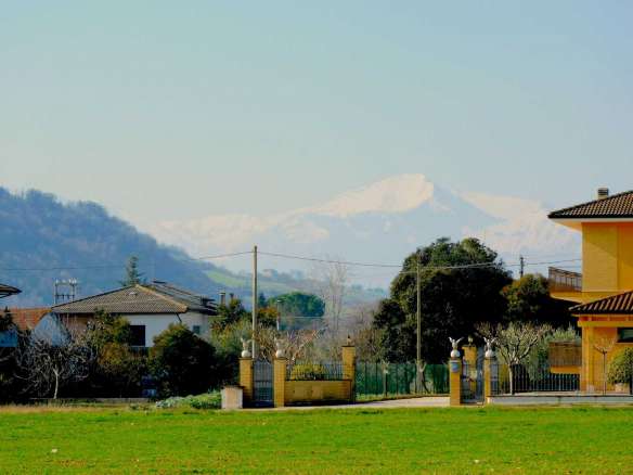 Intero stabile da completare alle Piane di Montegiorgio