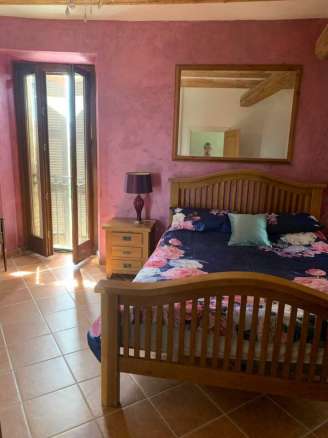 Farmhouse with garden in Penna San Giovanni (MC)
