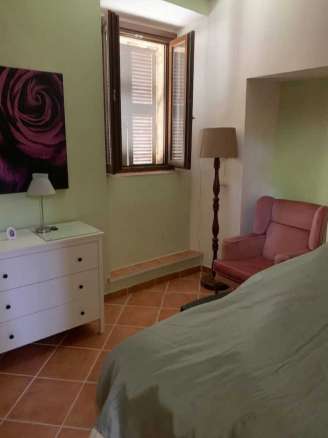 Farmhouse with garden in Penna San Giovanni (MC)