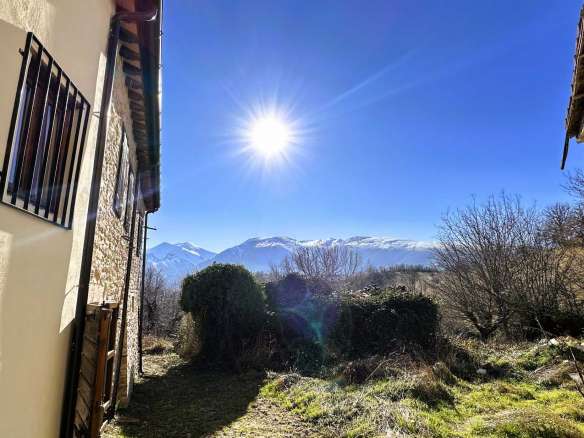 Detached House Fiastra 