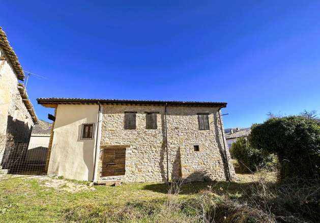 Detached House Fiastra 