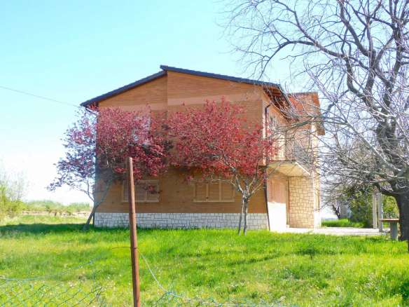 Casale con corte a San Ginesio