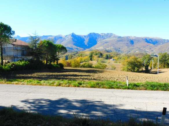 Villetta bifamiliare con corte a San Ginesio