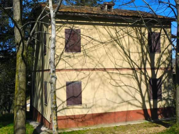 Casale a Taliani con ampia corte e accessori