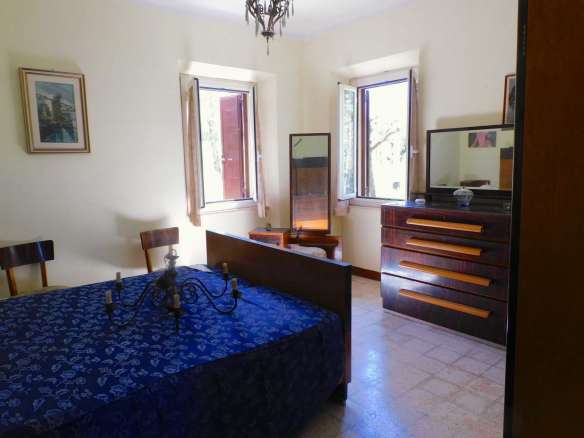 Casale a Taliani con ampia corte e accessori