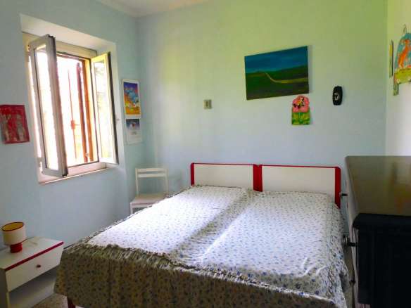 Casale a Taliani con ampia corte e accessori