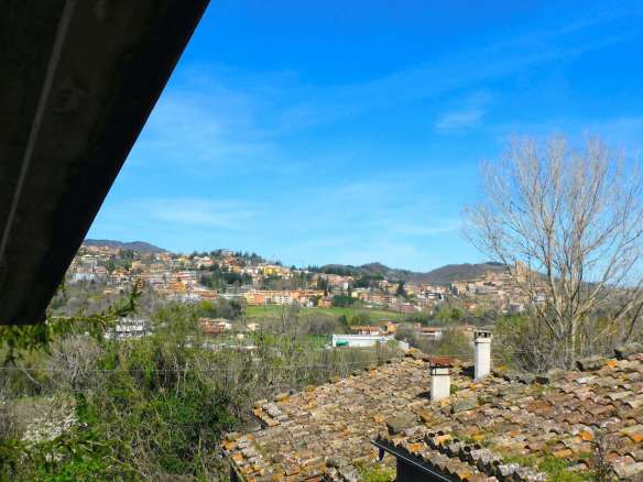 Casale a Taliani con ampia corte e accessori