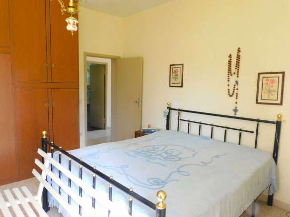 Casale a Taliani con ampia corte e accessori