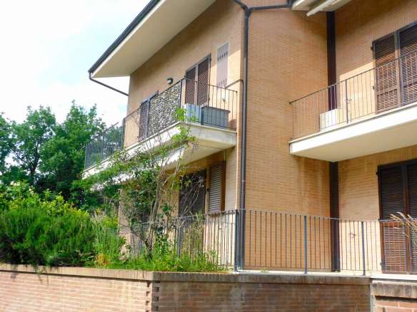 Appartamento in villetta a schiera a Sarnano prospiciente le terme di San Giacomo
