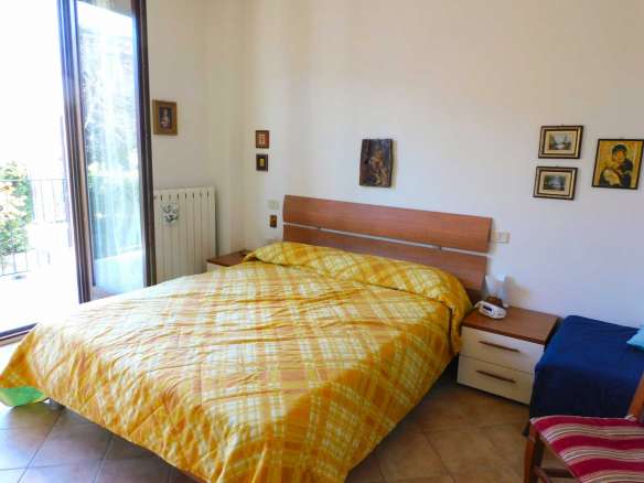 Appartamento in villetta a schiera a Sarnano prospiciente le terme di San Giacomo