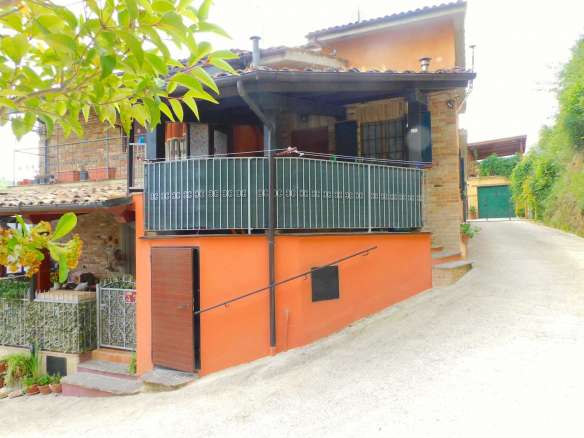 Appartamento con ingresso indipendente in contrada Terro a Sarnano