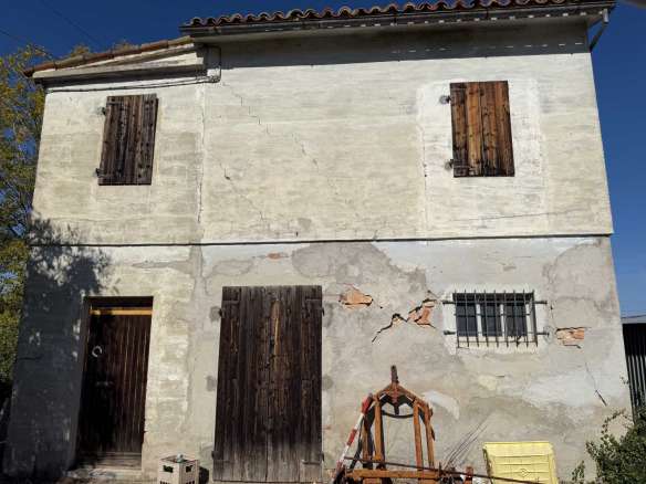 Fabbricato rurale con terreno a San Ginesio, Contrada Macchie