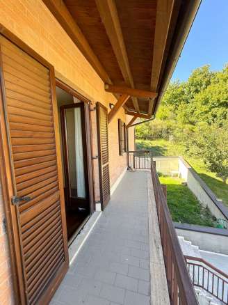 Villetta a schiera  spaziosa e luminosa a Sarnano