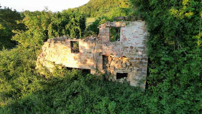 Ruins and agricultural land in San Ginesio