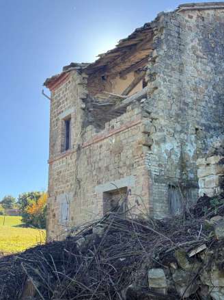 Ruins and agricultural land in San Ginesio