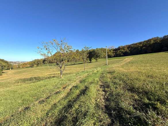 Ruins and agricultural land in San Ginesio
