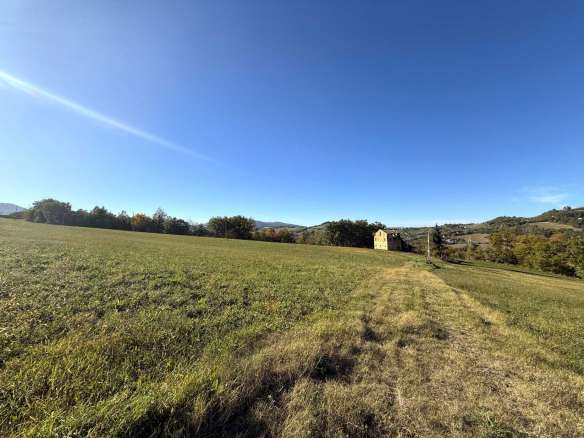 Ruins and agricultural land in San Ginesio