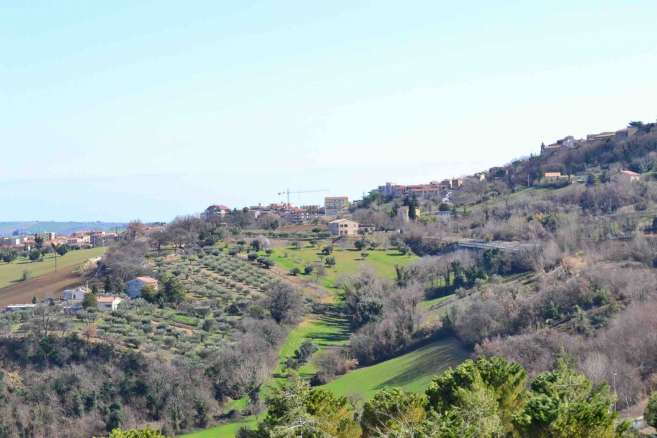 Casolare in vendita nella di campagna di Macerata