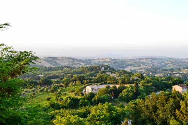 Casolare in vendita nella di campagna di Macerata