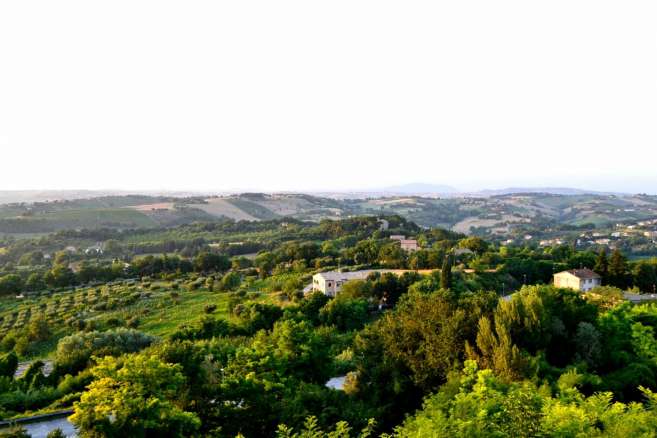 Casolare in vendita nella di campagna di Macerata