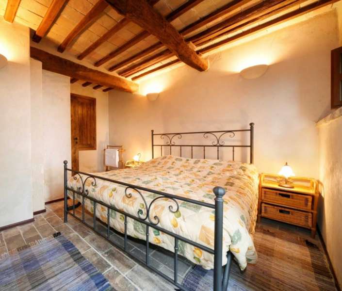 detached house for sale Sarnano central Italy