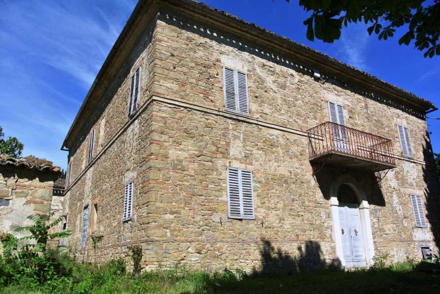 Palace for sale Marche Cingoli