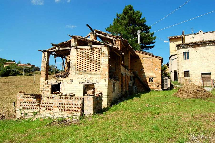 Antico fienile in vendita a Vecciola