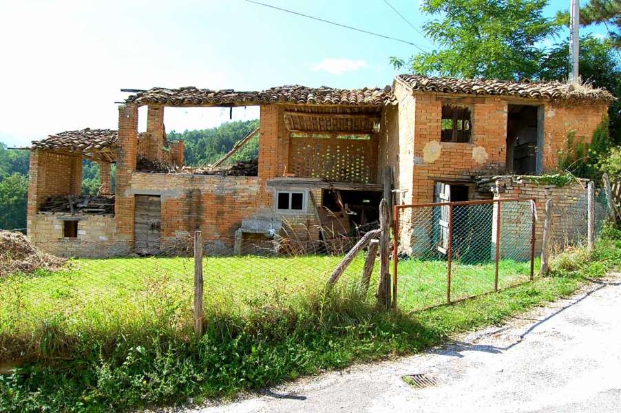 Antico fienile in vendita a Vecciola