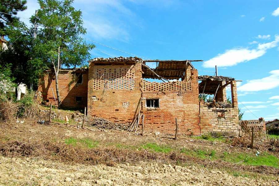Antico fienile in vendita a Vecciola