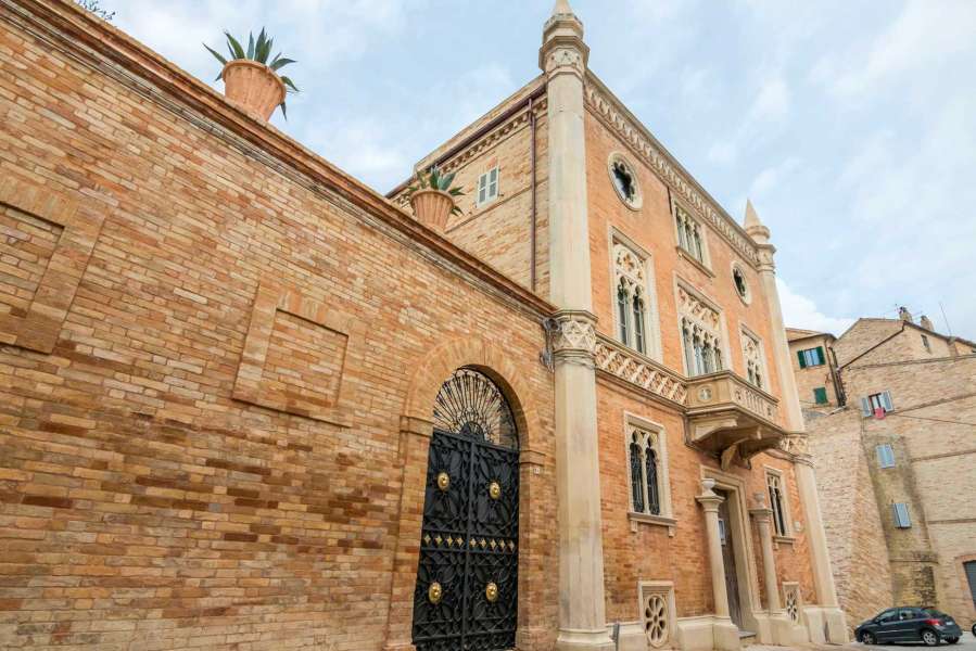 Palazzo Vitali in vendita a Petritoli