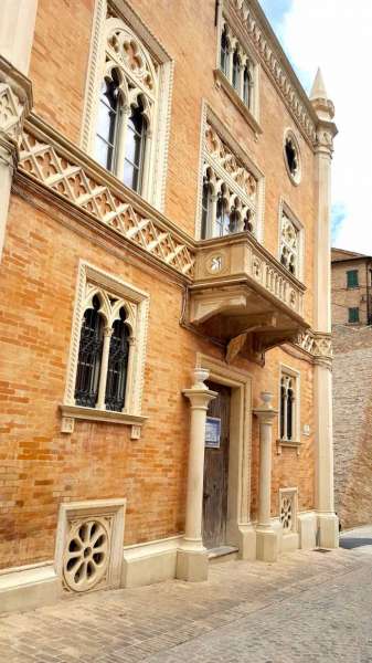 Palazzo Vitali in vendita a Petritoli