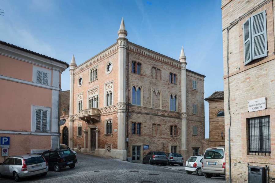 Palazzo Vitali in vendita a Petritoli