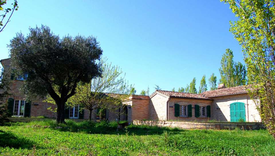 Magnific Villa in the countryside of Macerata