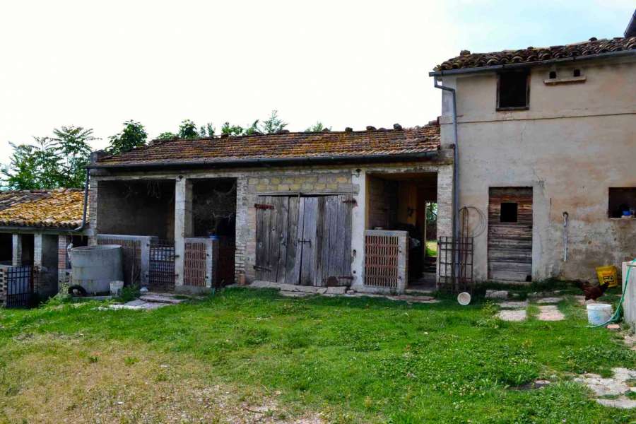 Farmhouse to rebuild for sale just outside the historic center of Colmurano, Macerata, Le Marche