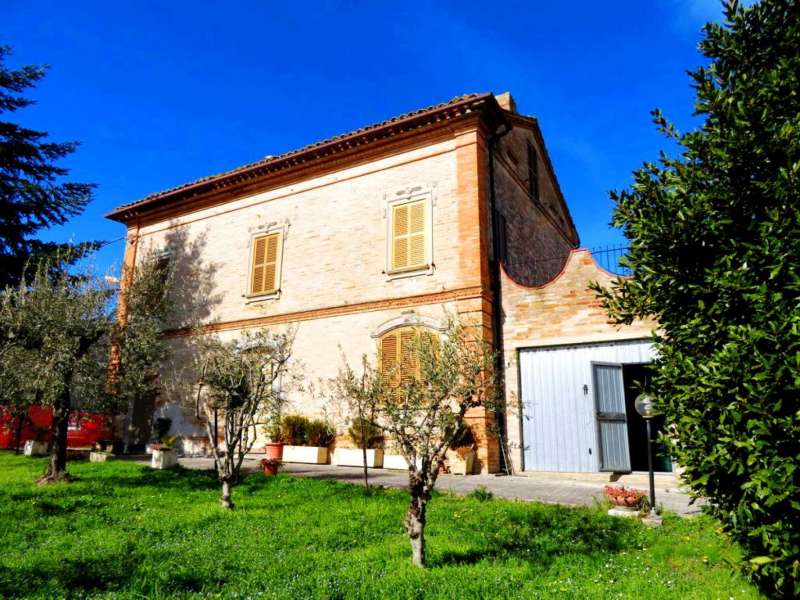Brick built house with exclusive garden and olive grove for sale in the countryside of Falerone, Fermo province, Marche