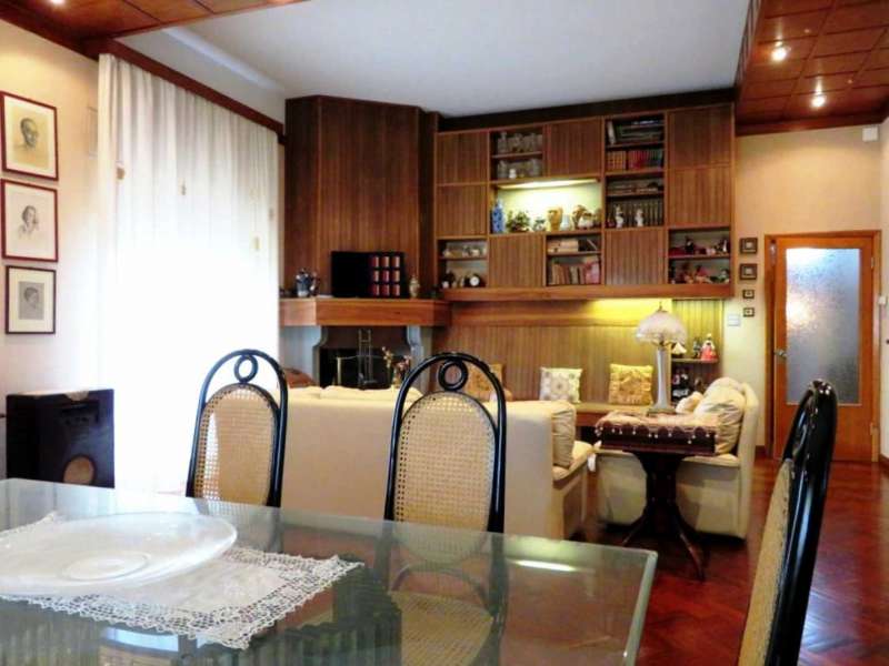 Appartamento, dependance, garage e cantina in vendita in palazzina a Loro Piceno, Borgo San Lorenzo