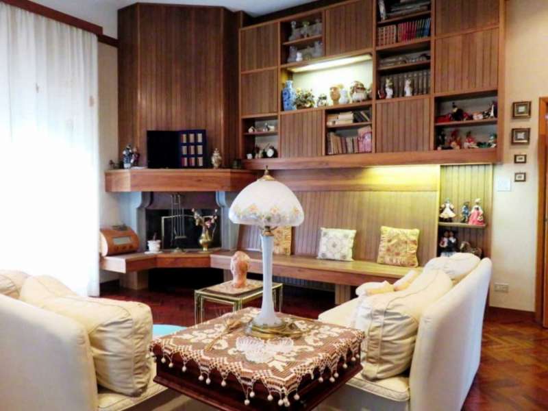 Appartamento, dependance, garage e cantina in vendita in palazzina a Loro Piceno, Borgo San Lorenzo
