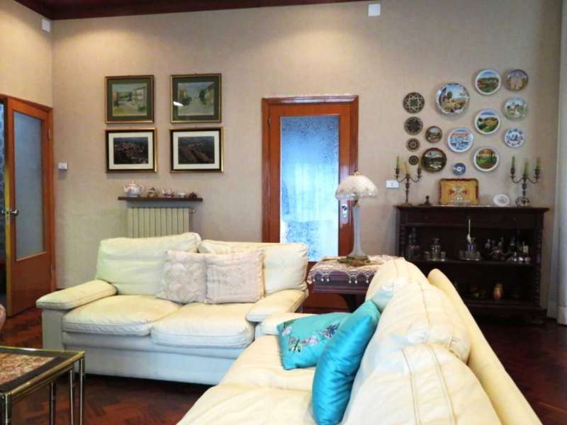 Appartamento, dependance, garage e cantina in vendita in palazzina a Loro Piceno, Borgo San Lorenzo