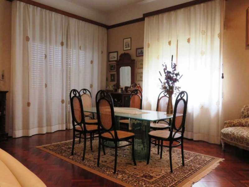 Appartamento, dependance, garage e cantina in vendita in palazzina a Loro Piceno, Borgo San Lorenzo