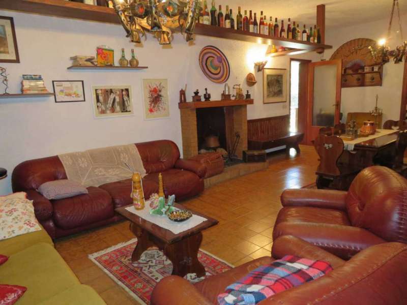 Villino Singolo Sarnano Brilli