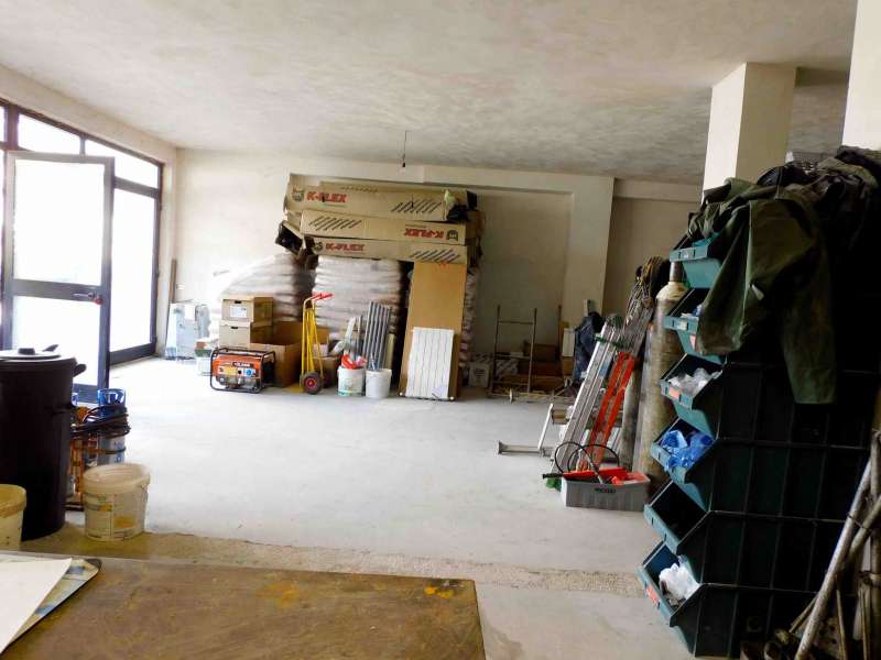 Locale di deposito in zona semicentrale a Sarnano