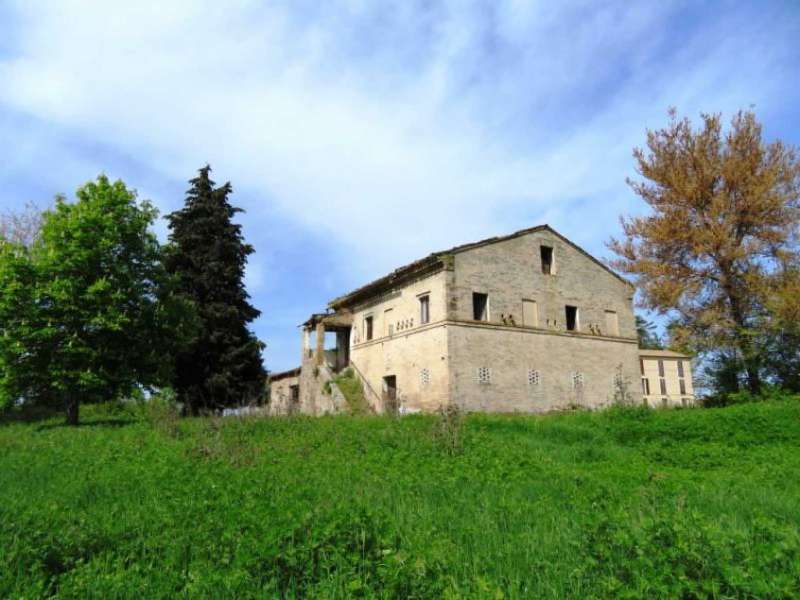 Casale in campagna da ristrutturare - Morrovalle
