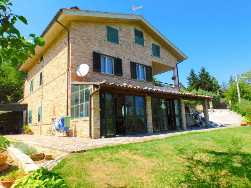 Villa for sale with big garden