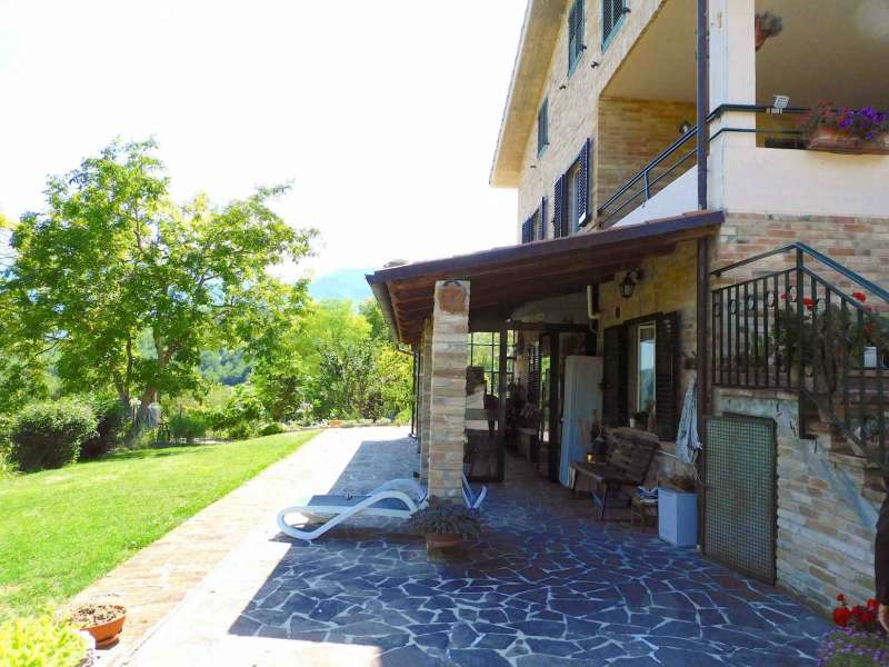 Villa for sale with big garden