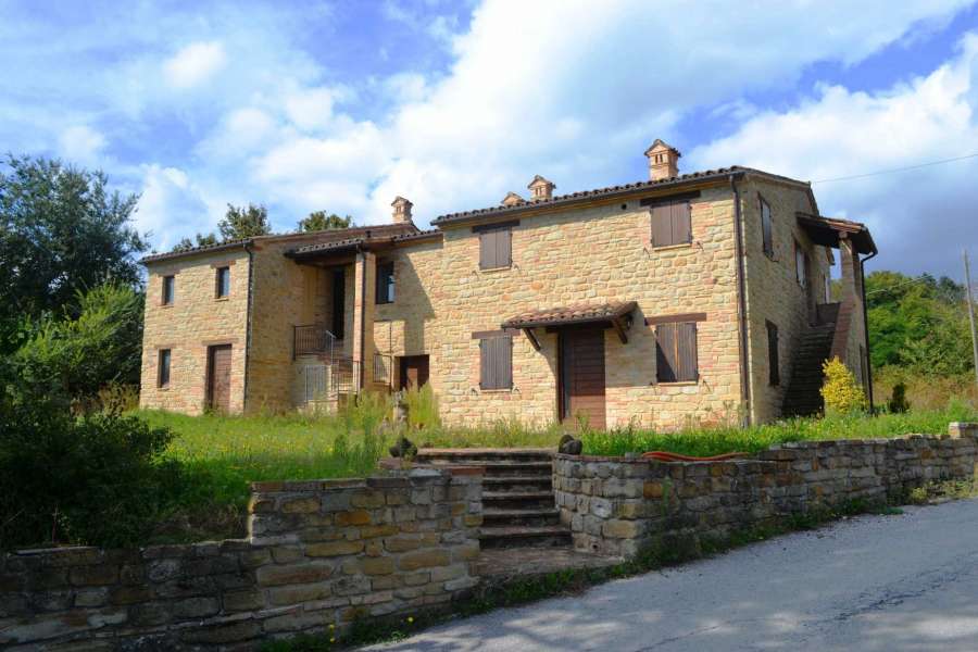 Podere restaurato nelle marche