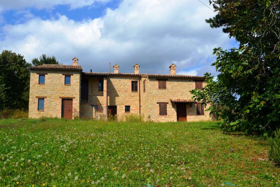 Podere restaurato nelle marche