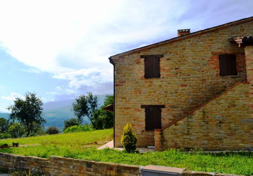 Podere restaurato nelle marche