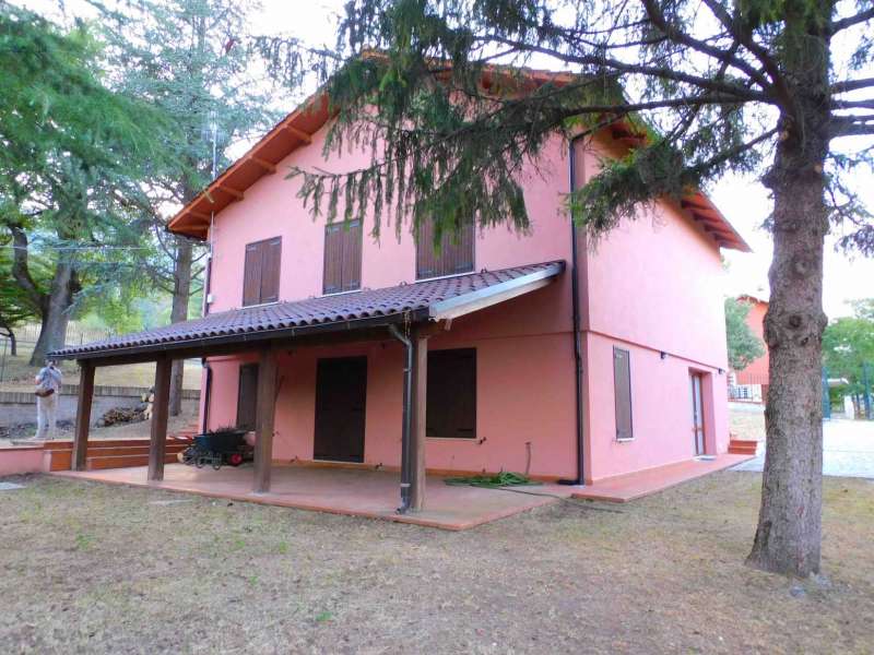 villa in contrada margani a Sarnano in zona tranquilla e panoramica