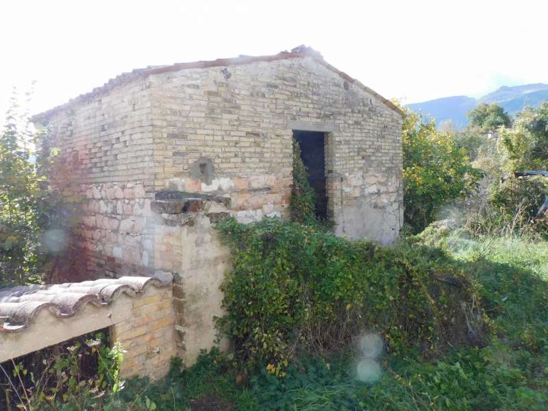 Appartamento con terreno a Sarnano